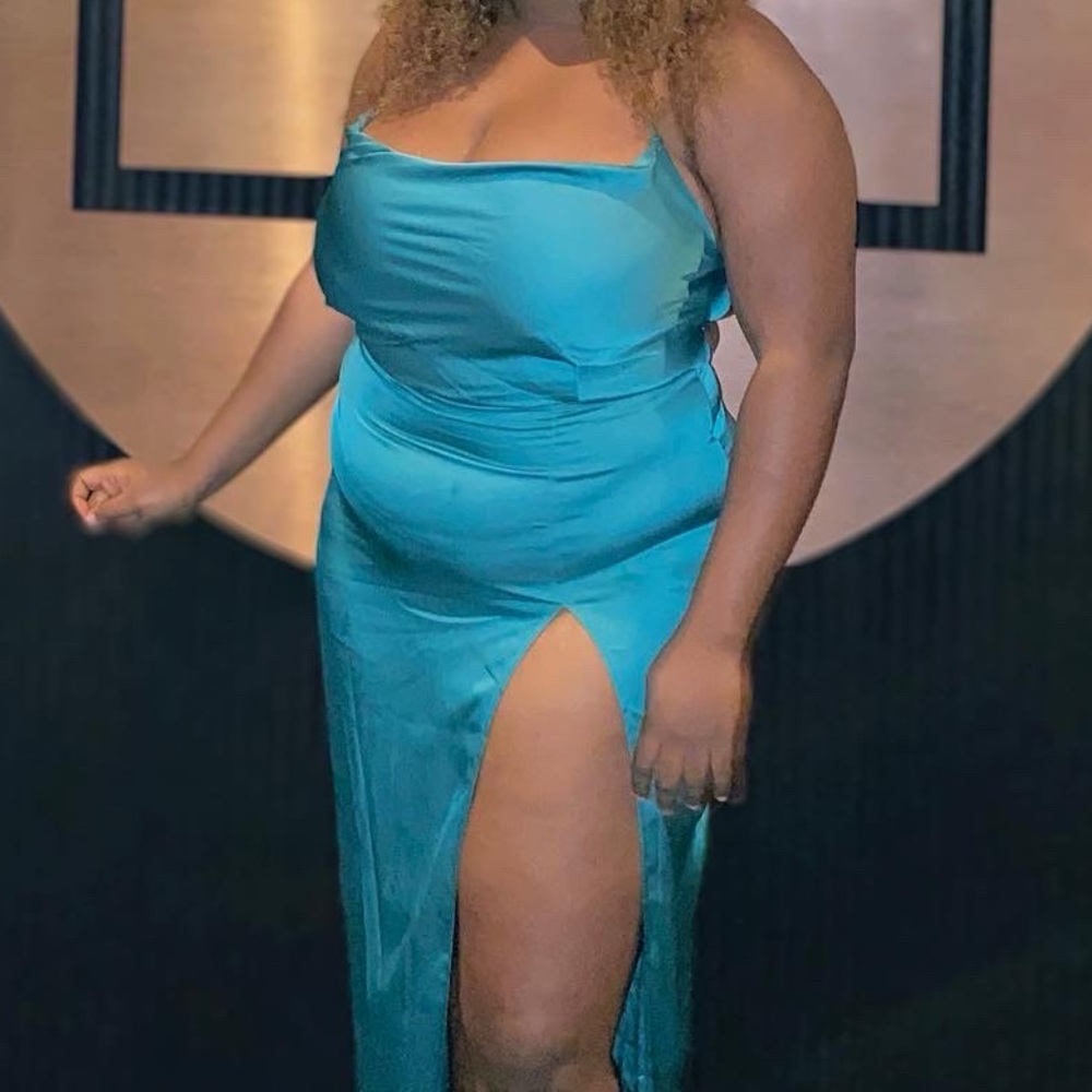 Elegant Teal Dress with Slit